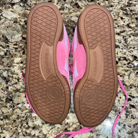 Reebok Classics - Picture 3 of 4